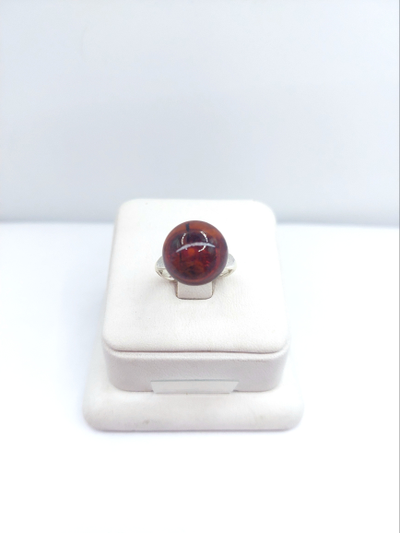 Кольцо без оправы с винным янтарем