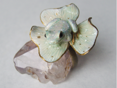 Кольцо с клевером и лягушкой "Принцесса Ия на листе Морока Трифолиума"