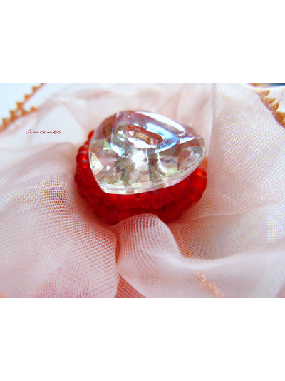 Брошь-цветок из органзы "Сердце в подарок"