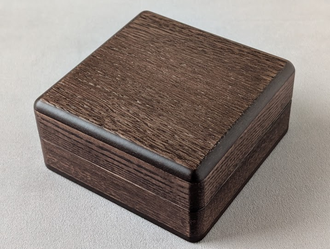 дубовая шкатулка для монеты