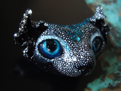 "Подлунный барсокосм", брошь с космическим котом