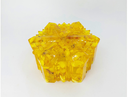 Шкатулка "Снежинка" с белым янтарем