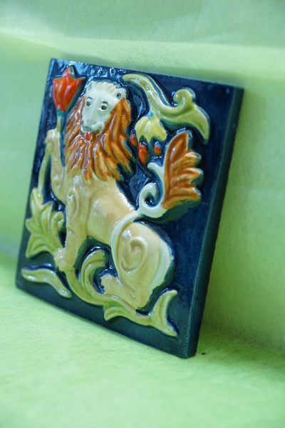 Лев Храбрый (изразцовая плитка)