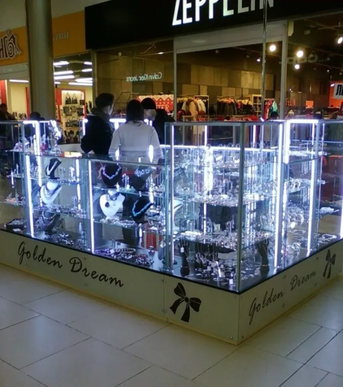 Светодиодные линейки в AL профиле, угол 45 град, для лучшего освещения товара. Контакты паянные. Запас мощности не менее 20% для увеличения срока службы светодиодов.