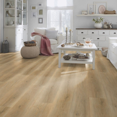 Виниловый пол Wineo 600 Wood XL LondonLoft DB193W6 в интерьере гостиной