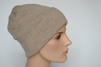 bezhevaya-shapka-s-otvorotom-kashemir-italiya-vizio-1104-cry