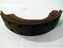 Колодка тормозная в сборе ЕВ 717 ф270 правая