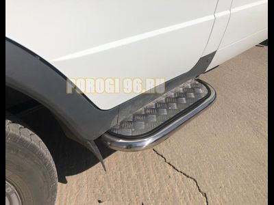 Пороги с накладным листом d42 для ГАЗель Соболь