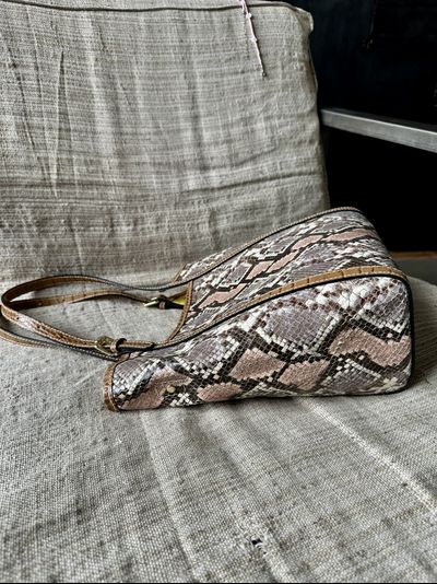 Женская сумка из натуральной кожи с тиснением «питон», цвет бежевый, Vera Pelle  Арт.029916