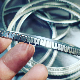 меандровые v-образные пружины