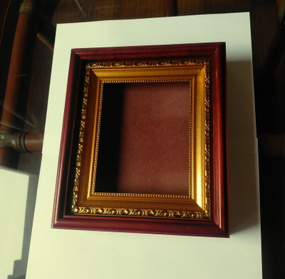 Киот деревянный с багетной рамой "под золото" для иконы формата 13х16см.