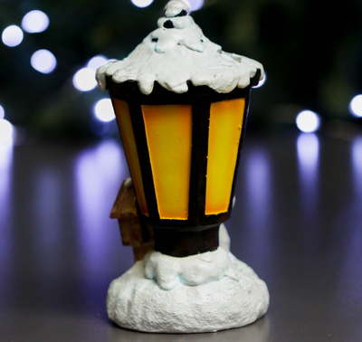 Новогодний сувенир с подсветкой "Снеговик и фонарь" 10х10х18см