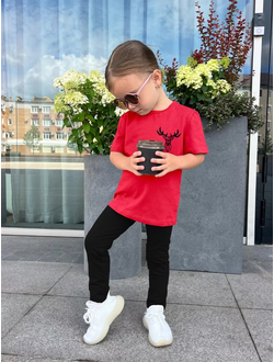 Футболка и леггинсы