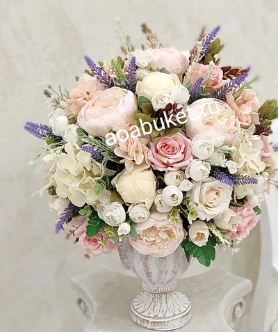 Композиция из искусственных цветов средних размеров в вазе - Каприз № С023/купить в Москве