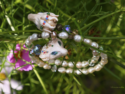 Браслет с жемчугом и хрустальными бусинами "Однажды в сказке. Козочка и Барашек"