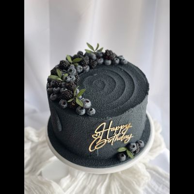 С синими ягодами в велюре