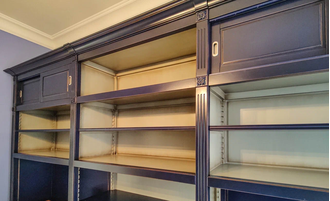 Встроенный шкаф для техники с антресолью.