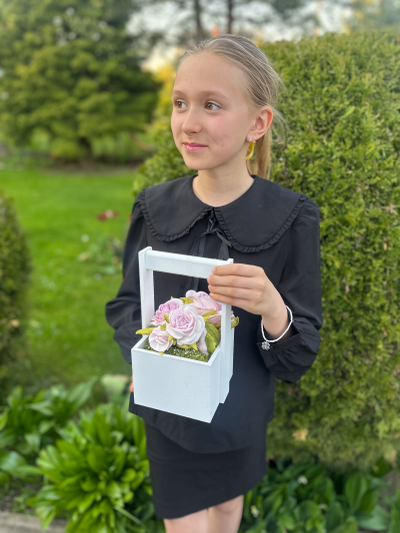 Деревянный бокс с зефирными розами