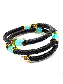 "Январь". Кожаный браслет с резным кораллом