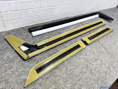 Молдинги Lexus LX600 LX500d на двери белые антихром