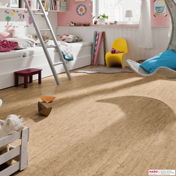 Пробковые полы Haro Aркос антик белый 527387 в интерьере детской