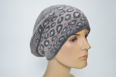 Розовый берет в леопардовой расцветке