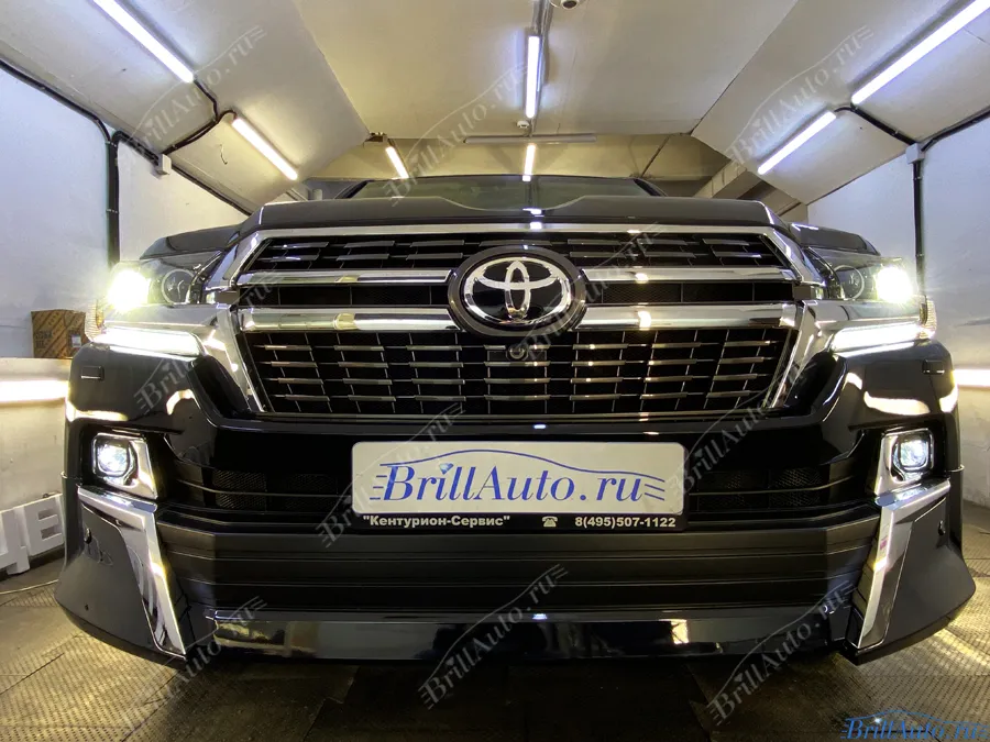 Рестайлинг Land Cruiser 200 из 2012 в 2021 Lounge
