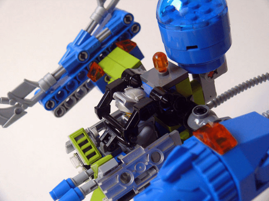 Кабина Экзо–Робота Манипулятора открывается (LEGO # 8189).