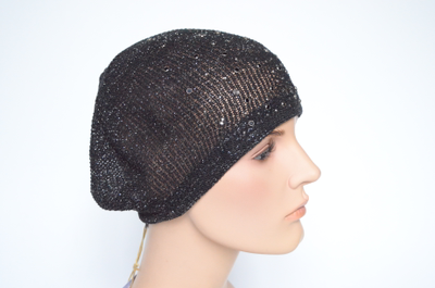 cherniy-beret-letniy-s-ukrasheniyami-vizio-italiya