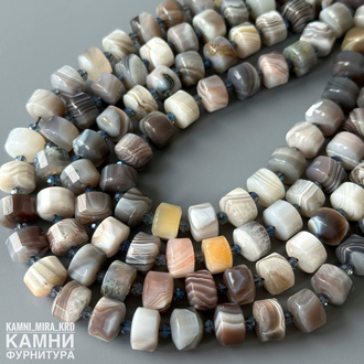 Агат Ботсвана крупные огранённые рондели 8,5-9,5х12-12,3 мм собраны через стеклянные бусины, цена за нить 20 см