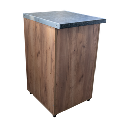 Минималистичный рабочий прилавок из ЛДСП для магазина