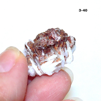 Ванадинит натуральный (щетка) №3-40: 27*22*15мм