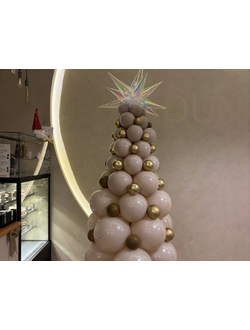 Фигура из шаров «Ёлочка гори»