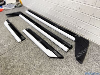 Молдинги Lexus LX600 LX500d на двери белые антихром