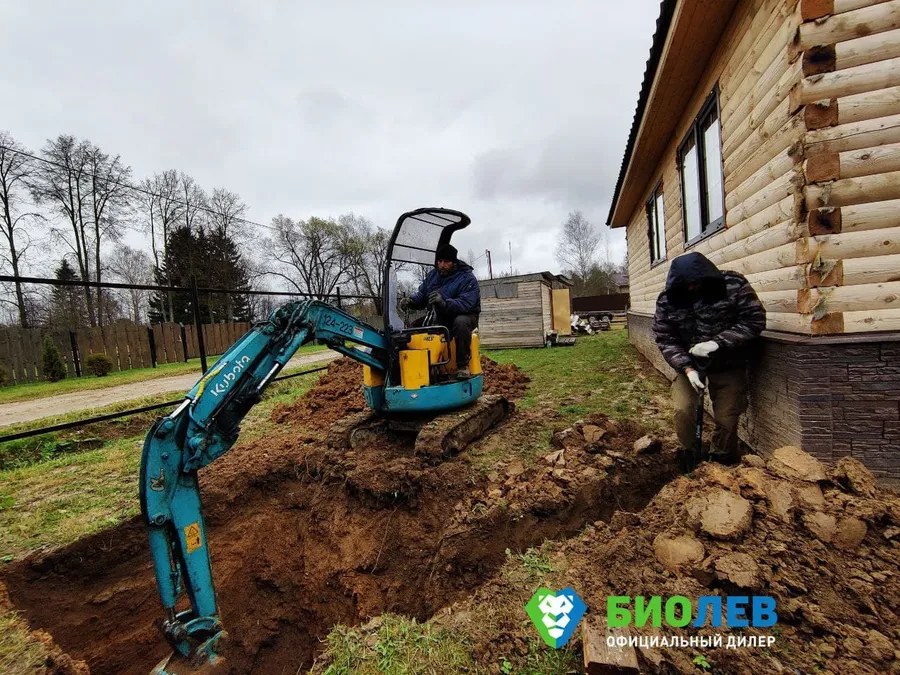 Отрыв котлована мини трактором