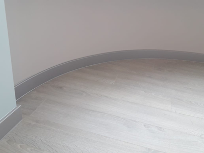 Плинтус ХДФ Dollken Cubu Flex Life 40мм Х 2,5 м 1246 Серебро платина