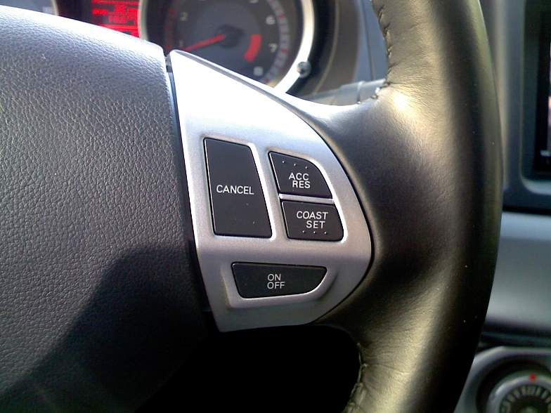 Как включить круиз аутлендер. Митсубиси аутлендер хл круиз контроль. L200 mitsubishi круиз контроль. Как включить круиз аутлендер. Кнопки аутлендер 3.