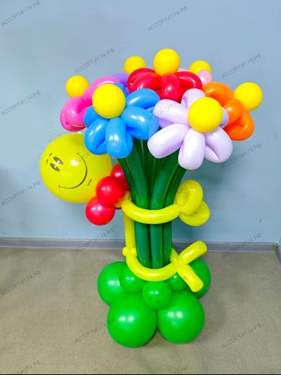 Смайлик с букетом