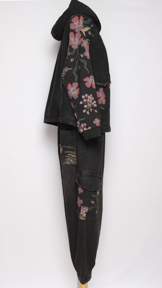 Костюм: джинсовка и джинсы "Розовые цветы"  р.44-48