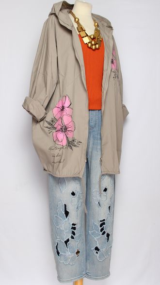 Ветровка  "РОЗОВЫЙ ЦВЕТОК" бежевая