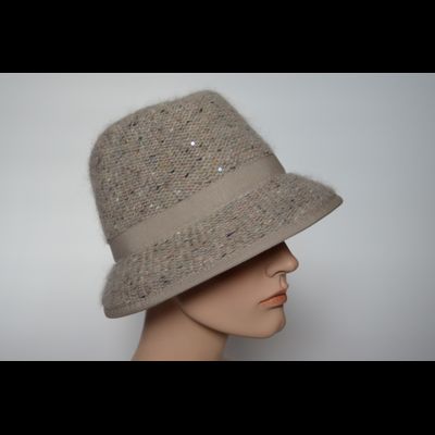 Фетровая шляпа с пайетками и отделкой из пряжи Vizio Италия 6926 PL бежевая