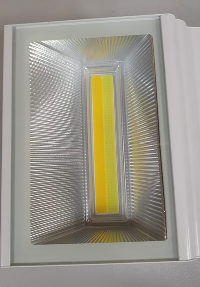 Светильник с кронштейном выставочный 70W IP20 c переключением