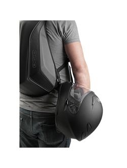 Ogio No Drag Mach 3 Stealth на человеке