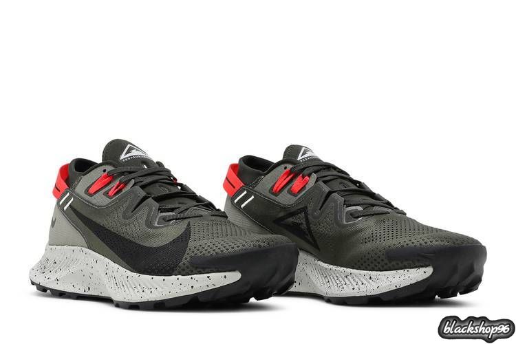 Nike pegasus khaki deals