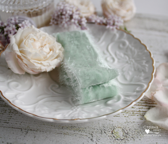 Бархатная лента Mint Shabby Velvet 3 см от производителя "Страна лент"