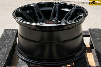 Комплект дисков R17 9,0J ET-40 5*150 TUFF A.T. T-01 Черный с полированным ободом (R606)