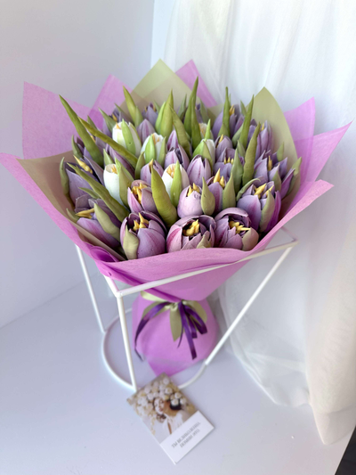 Букет из зефирных крокусов