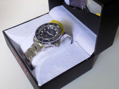 Invicta 19799 top