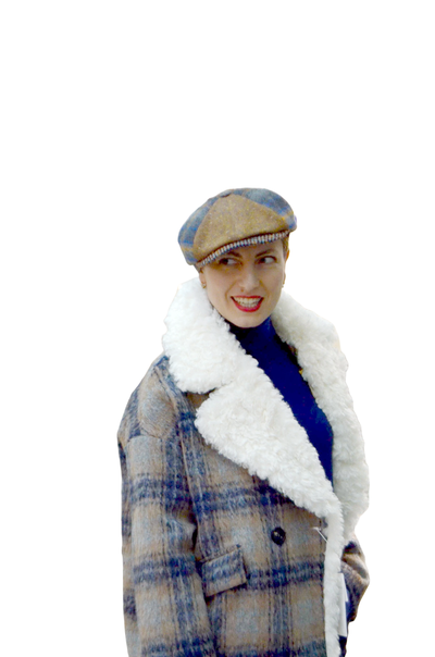 Кепка восьмиклинка и пальто в клетку