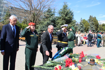 Сквер Славы 11.04.2022